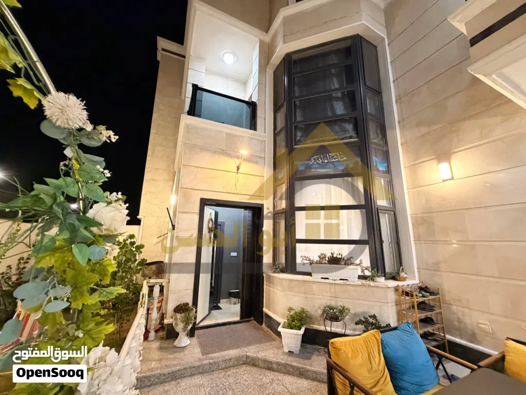 دار VIP للبيع حديث في مجمع درة البصرة السكني مساحة 300