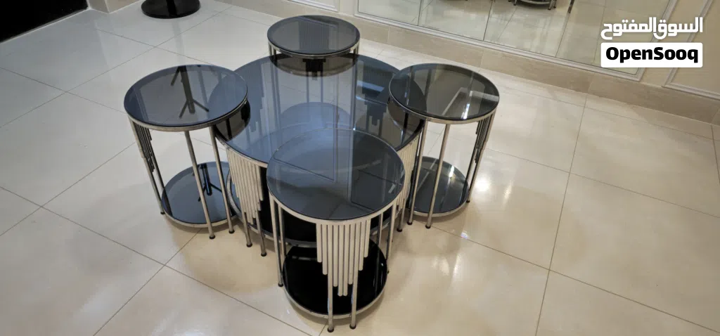 طقم امياز او طاولات غرف جلوس او مجالس مكونه من دورين زجاج