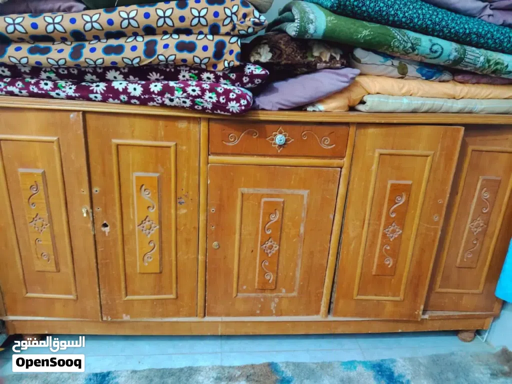 بوفيا.مستعملة استعمال قليل نضيفه٪80 من داخل كلش ومامتعوبه يدات موجودات