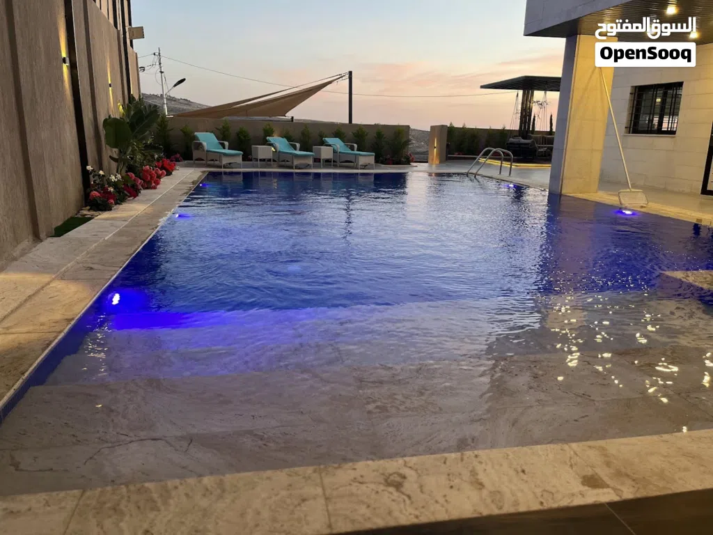 شاليه Fancy Villa الفاخر في ناعور للبيع - 4 غرف نوم ومسبح مدفأ - استثمار لقطة