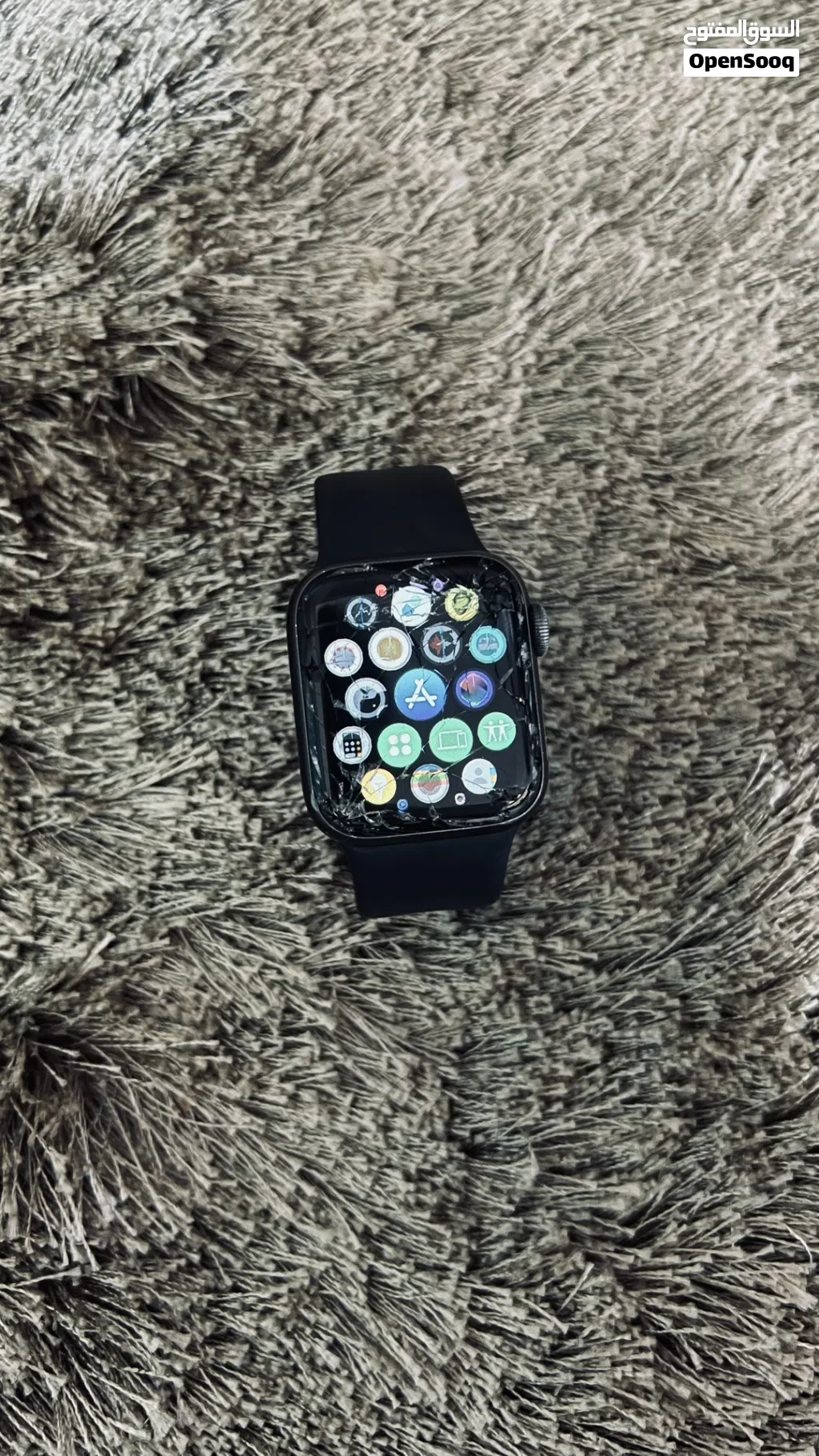 ساعة Apple Watch Series 4 ولا قحطة اقرأ الوصف