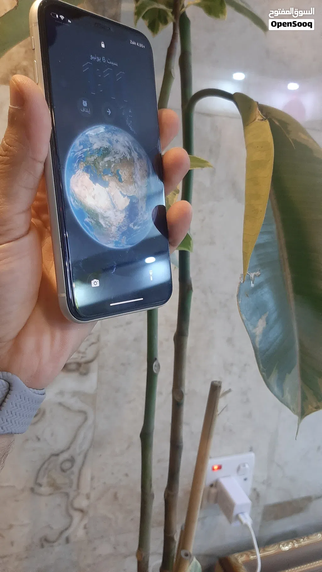 موبايل ايفون 11 نظيف جدا