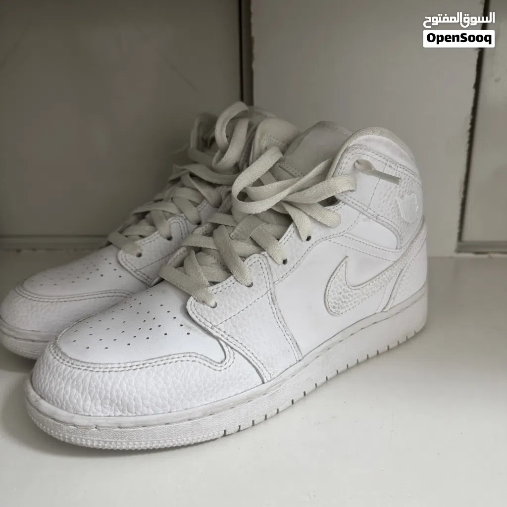 Jordan 1 mid triple white nike