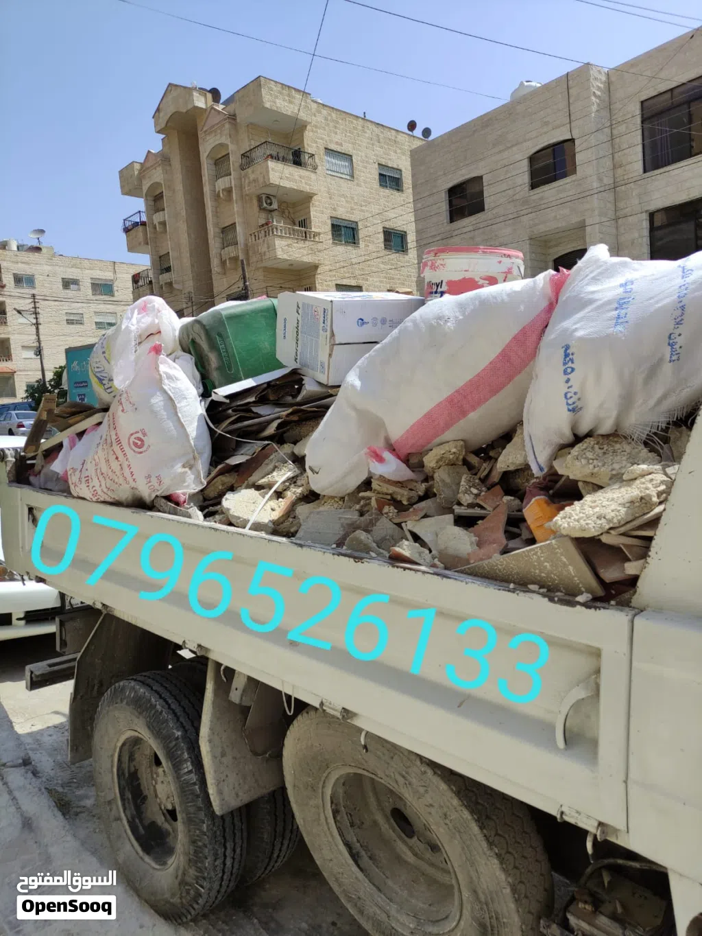 قلاب لنقل مواد البناء وإزالة طمم بئسعار مناسبه تراب أحمر زراعي حنة