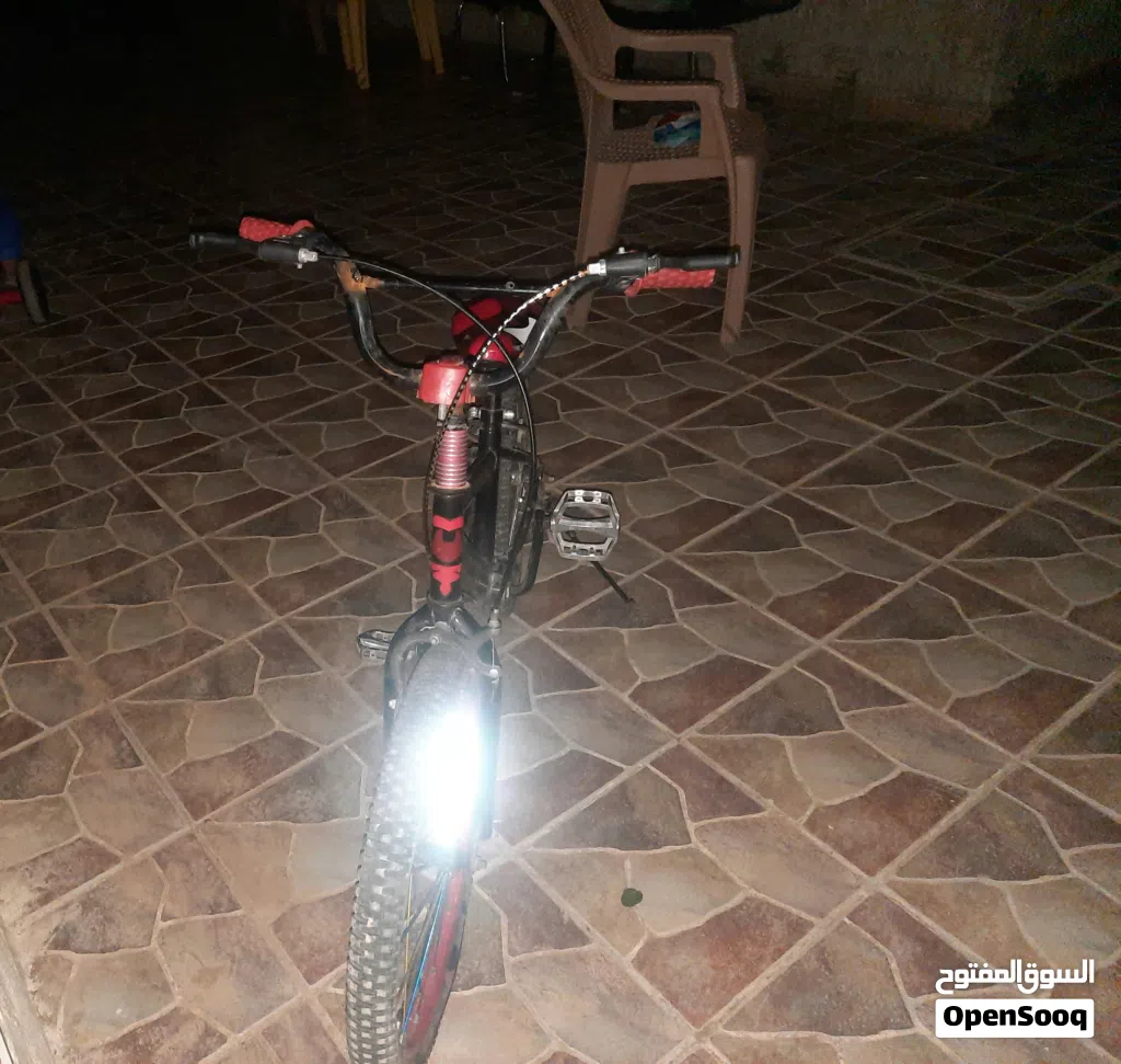 بسكليت جنط 20 معدل ومجهز ايطالي و خفيف من Army Bike نظيف لا يحتاج صيانة