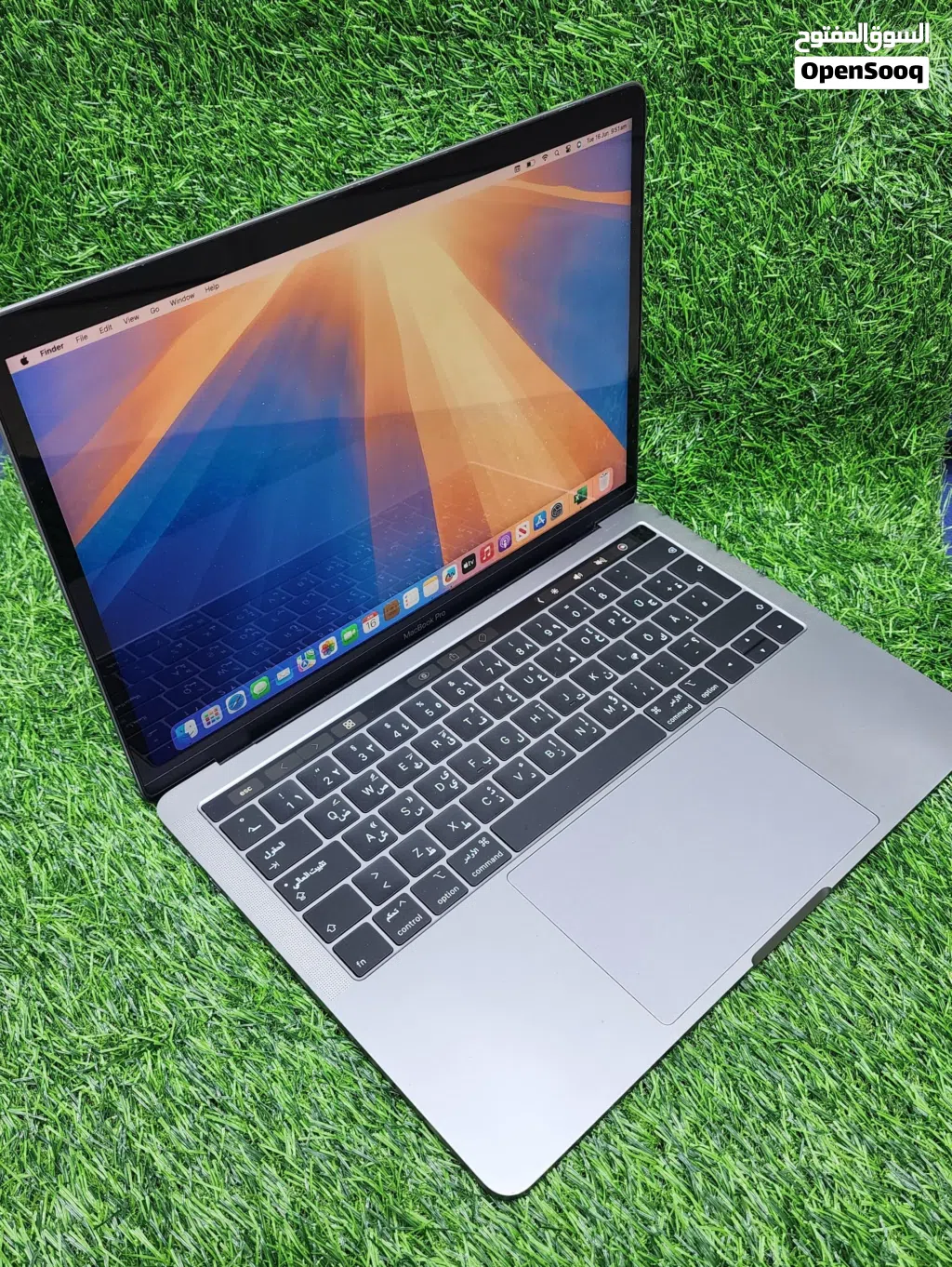 Apple MacBook Pro i7 16gb ram 512gb ssd retina 2k display 4 type c port's Touch Bar macOS seqouia