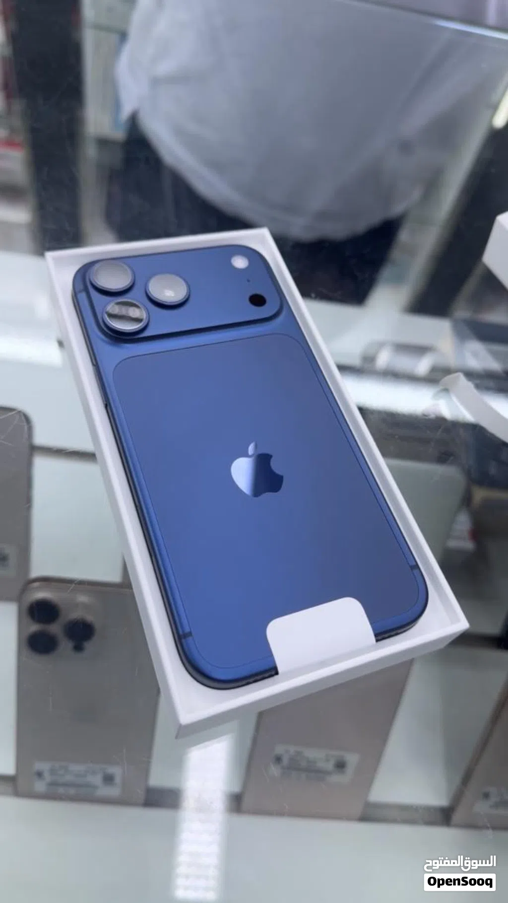 iPhone 17 pro max _ايفون 17 برو ماكس شبه جديد