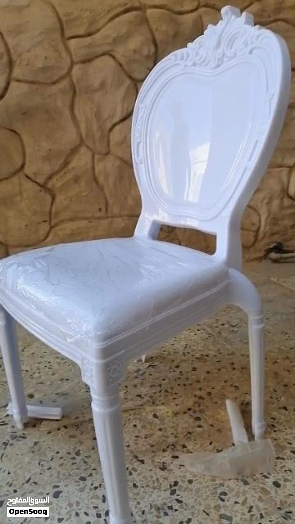 كراسي مناسبة للمناسبات ووالحدائق وغيرها متوفر البيع بالجملة و القطاعي
