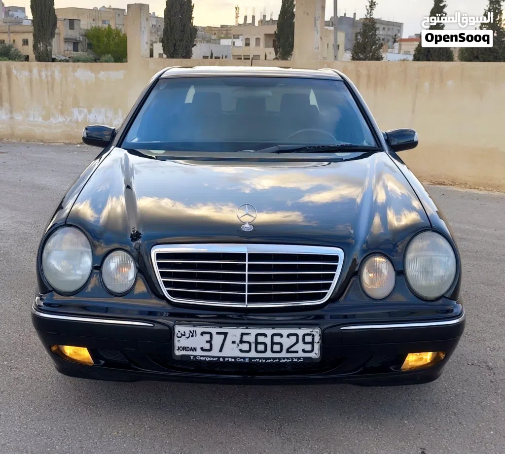 مرسيدس بنز الفئة-E E 200