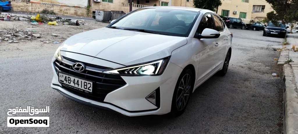 هيونداي افانتي Limited