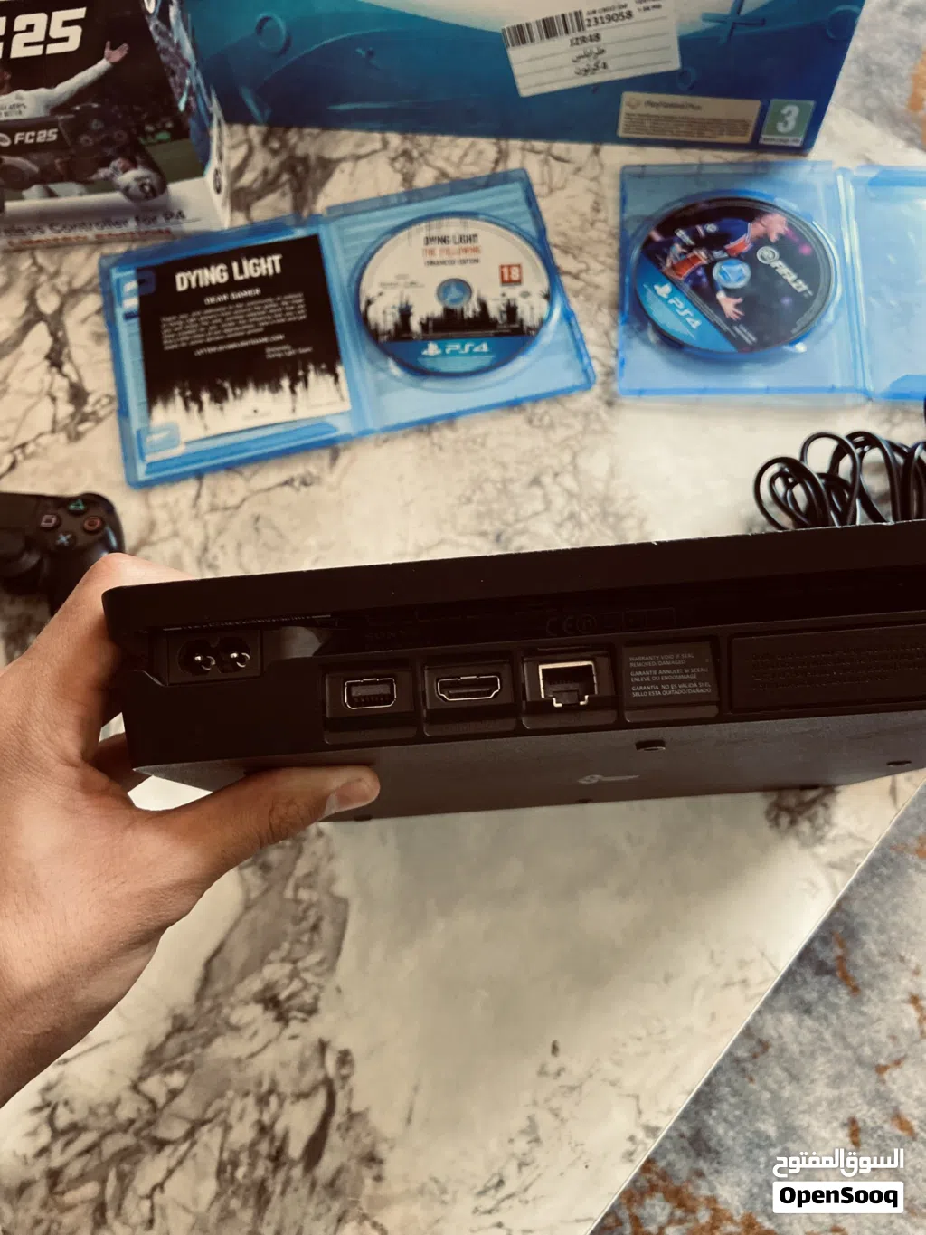 سلام عليكم بلايستيشن فور اسلم شبه جديد بي باكوه متعه 500gمش مهكر تحديث13.50 مكان ومش مفتوح بكل