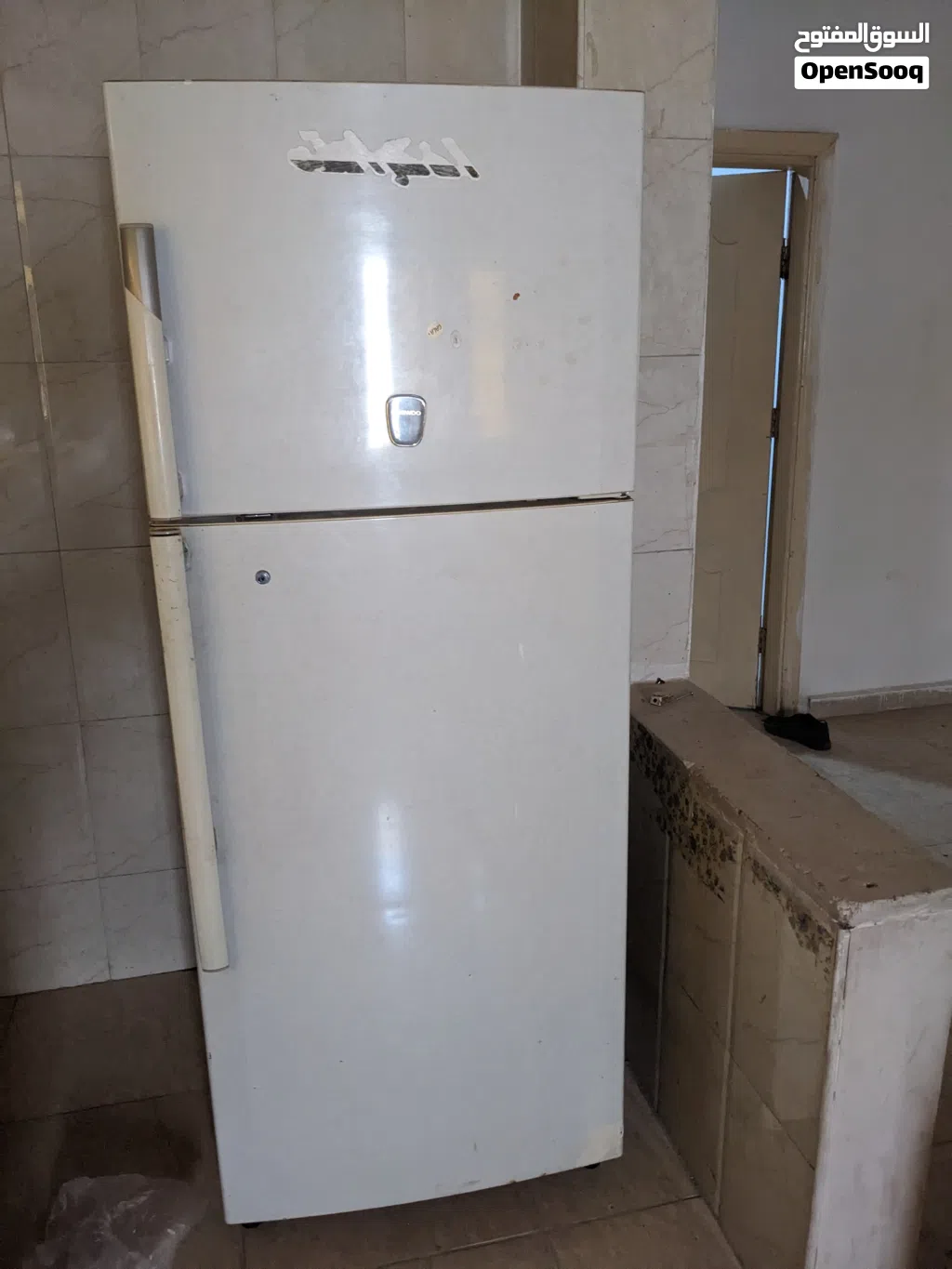 ثلاجة بحالة ممتازة للبيع في سحاب