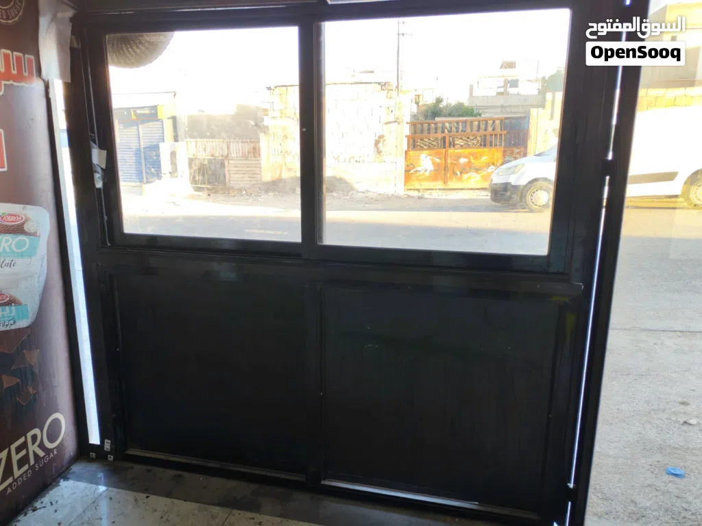 باب المنيوم وشفاط للبيع بحاله الجديد