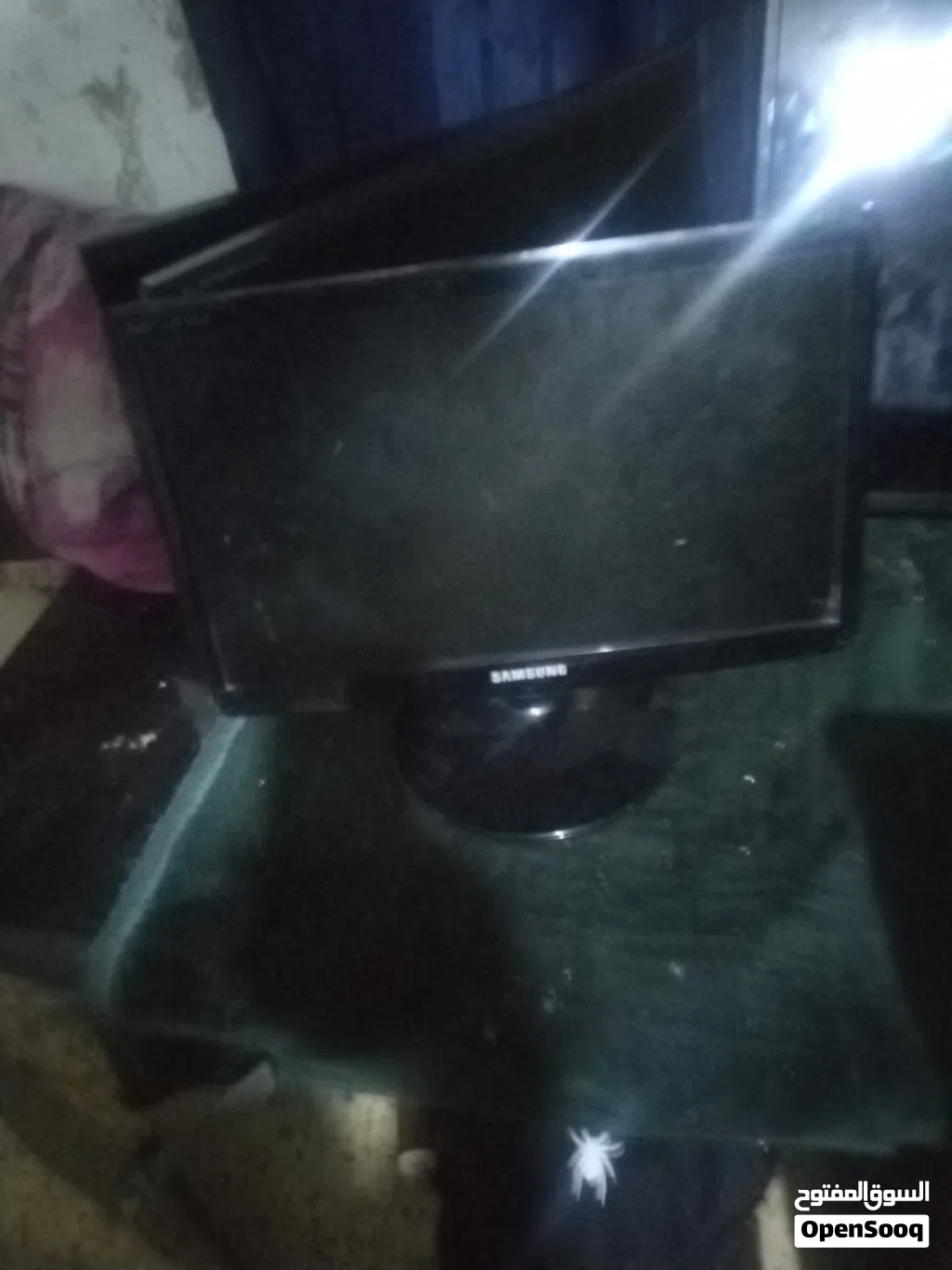 شاشه سامسونج شغاله 19 انش 10 دنانير
