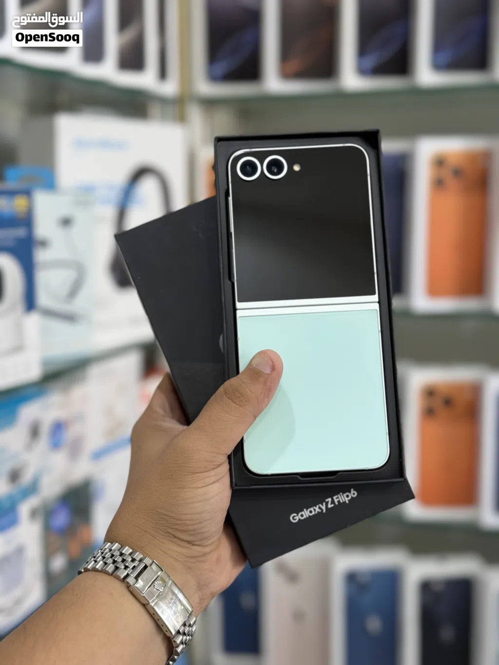 عرض خاص : Samsung Z flip 6 512gb بالذاكرة العملاقة هواتف بحالة الوكالة بدون اي شموخ أو مشاكل مع ضمان