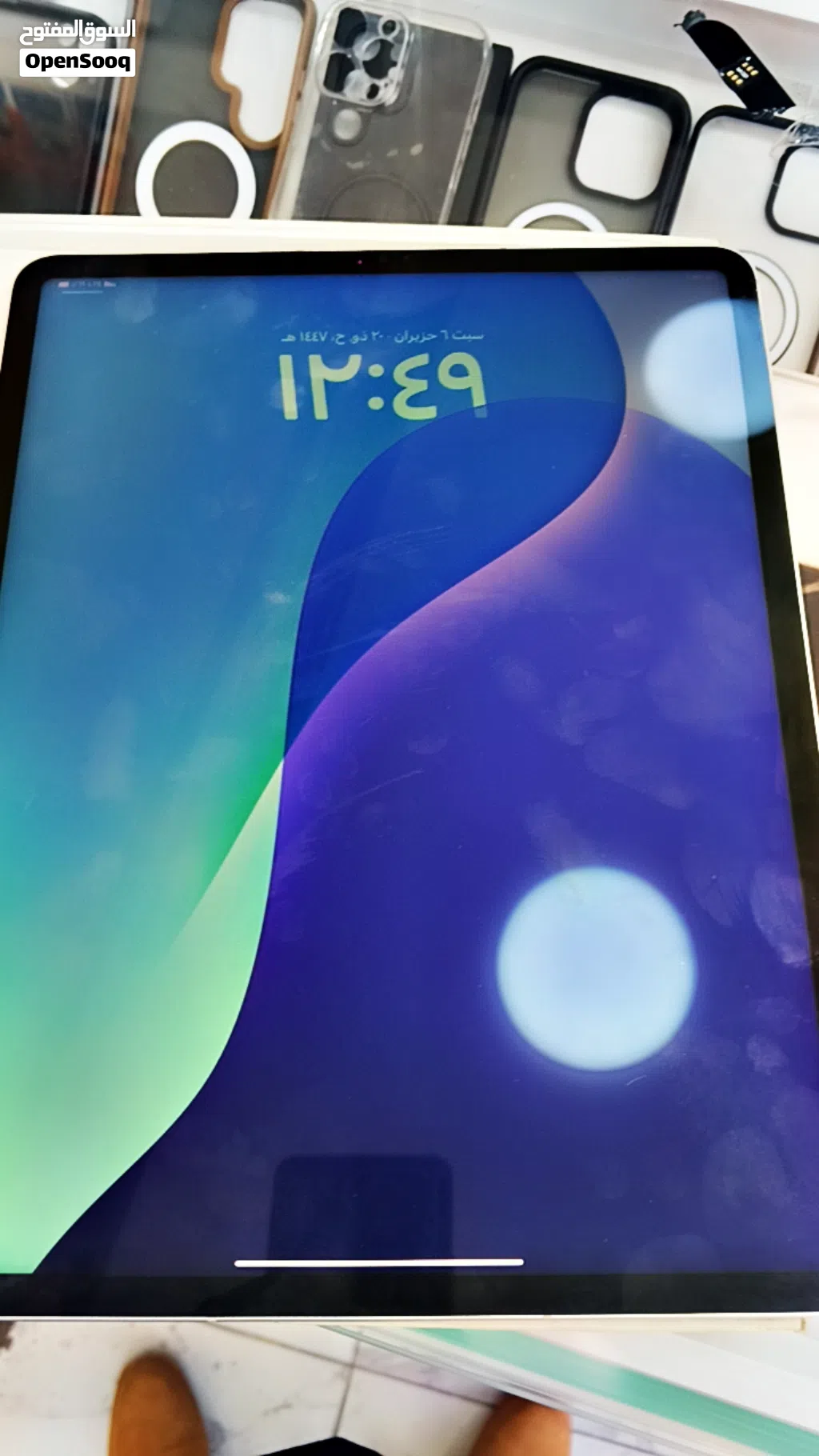 يوجد لدي ايبادات (برو M2 انش عدد2 بطاريه 92 + 90 13 inch طبعا ال ثنين مدخل خط شريحه ) و برو 2018 واي