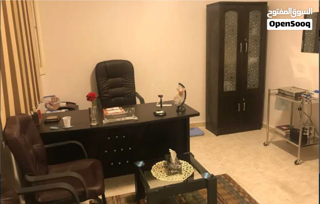 للأنشطة التجارية كمكتب أو عيادة او كوافير او اتيلية او ستوديو وخلافة شقة إدارية بموقع ممتاز بشارع تج