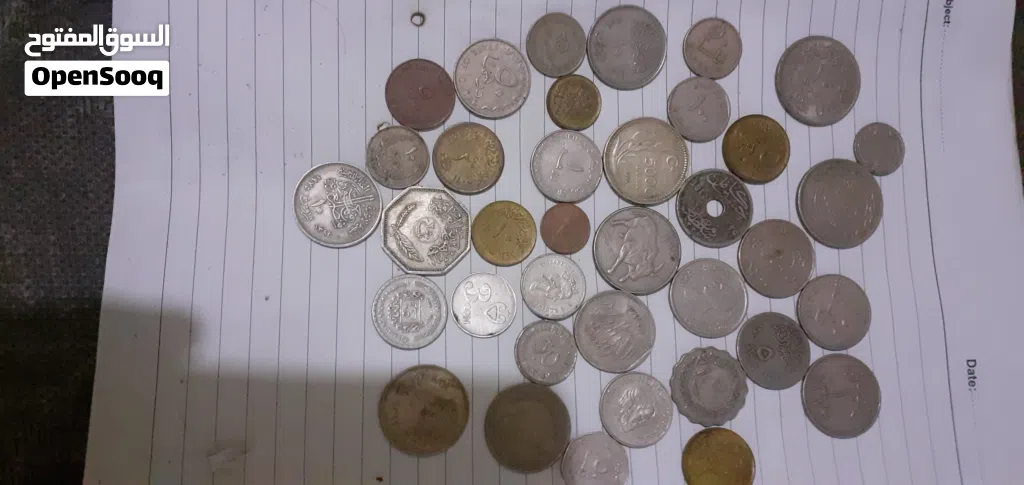عملات مصرية واجنبية متنوعة
