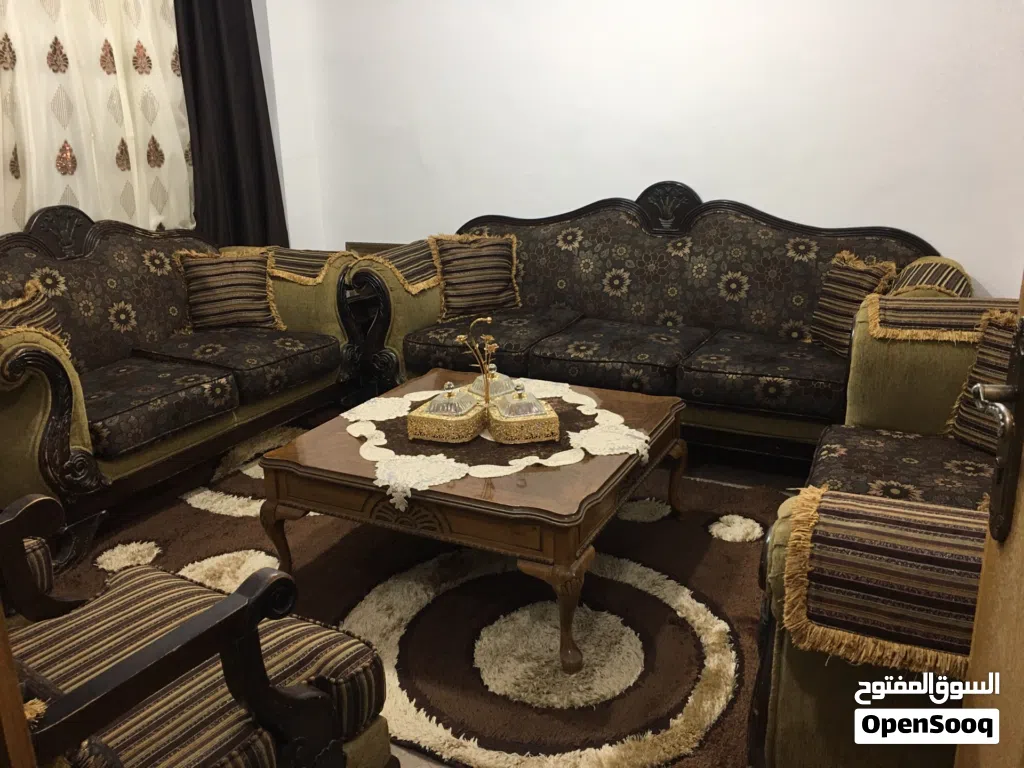طقم كنب 9 مقاعد مع ملحقاته