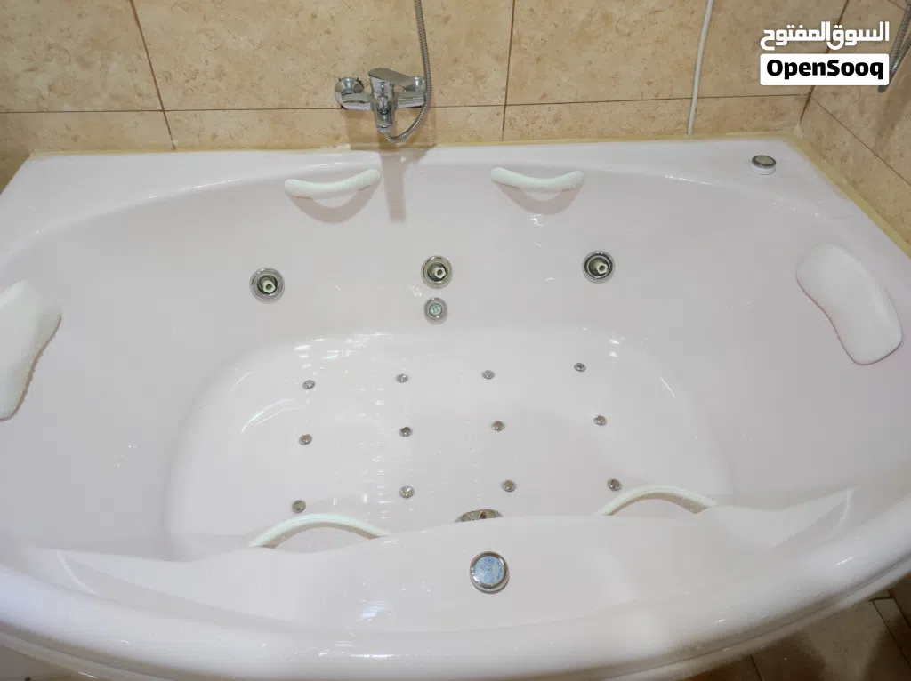جاكوزي ايطالي شبه الجديدنضيف