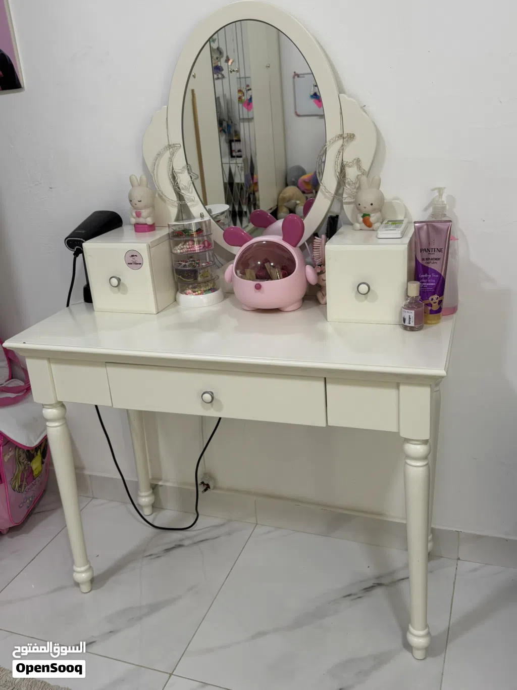 تسريحه مع امرايه