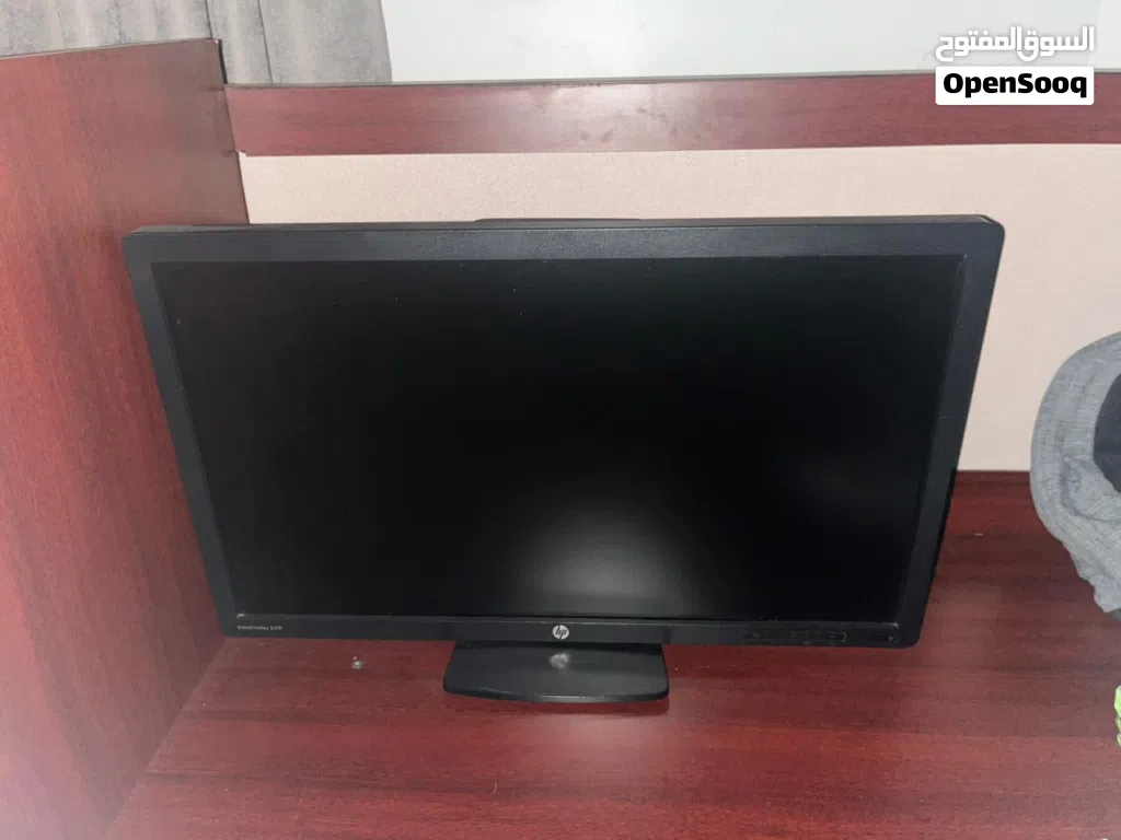 شاشة hp مستعمل نظيف تعال و افحص 60 Hz 23 انش FHD السعر 12 ريال فقط سعر مغررررري
