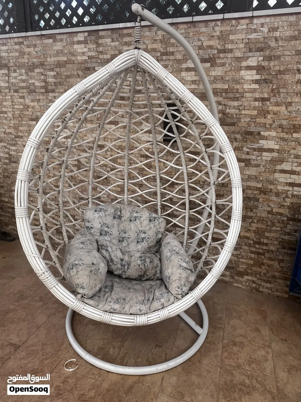 مرجيحة خارجية مواصفاتها بحالة جيدة