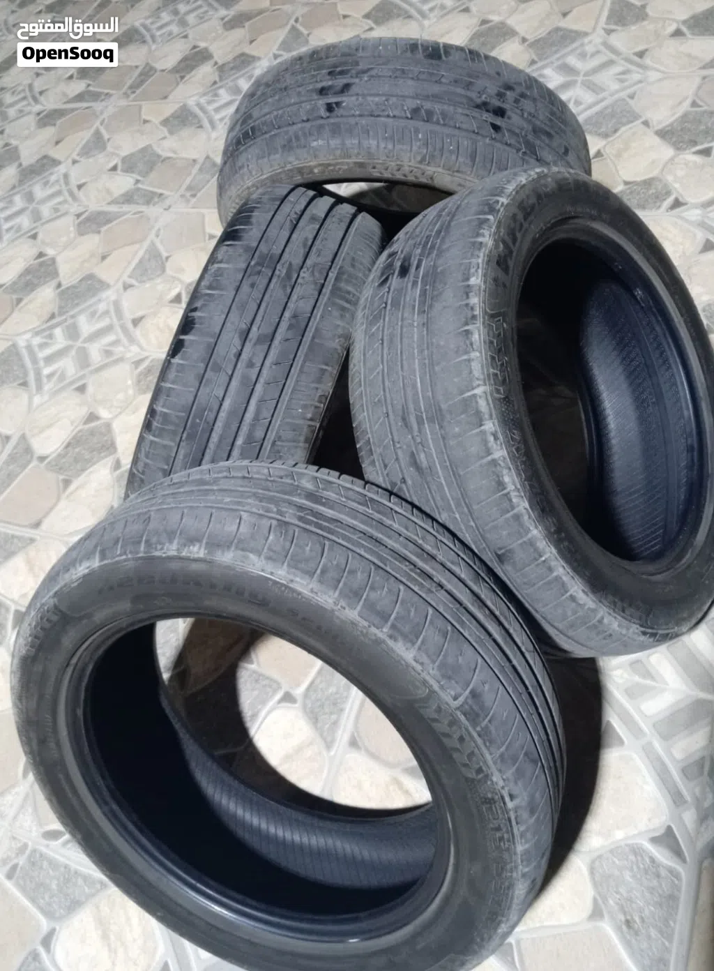 للبيع اربع تواير مقاس (17)215/55