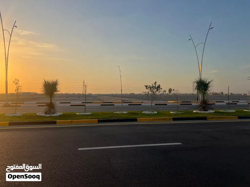 قطعة تجارية شارع 30 م / حي النرجس