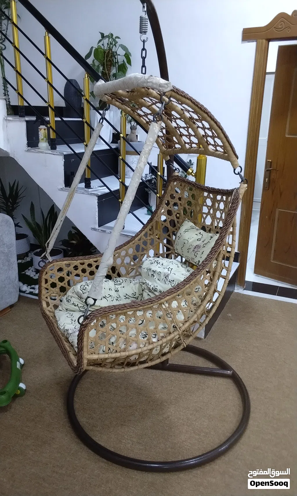 مرجوحة متنقلة تحتوي على شغل يدوي اقرأ الوصف