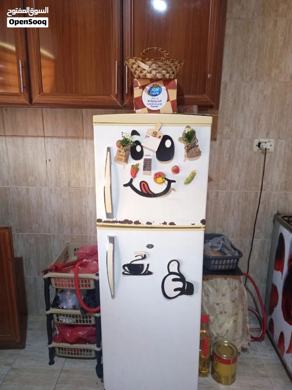 تلاجة وغاز بحالة جيدة للبيع