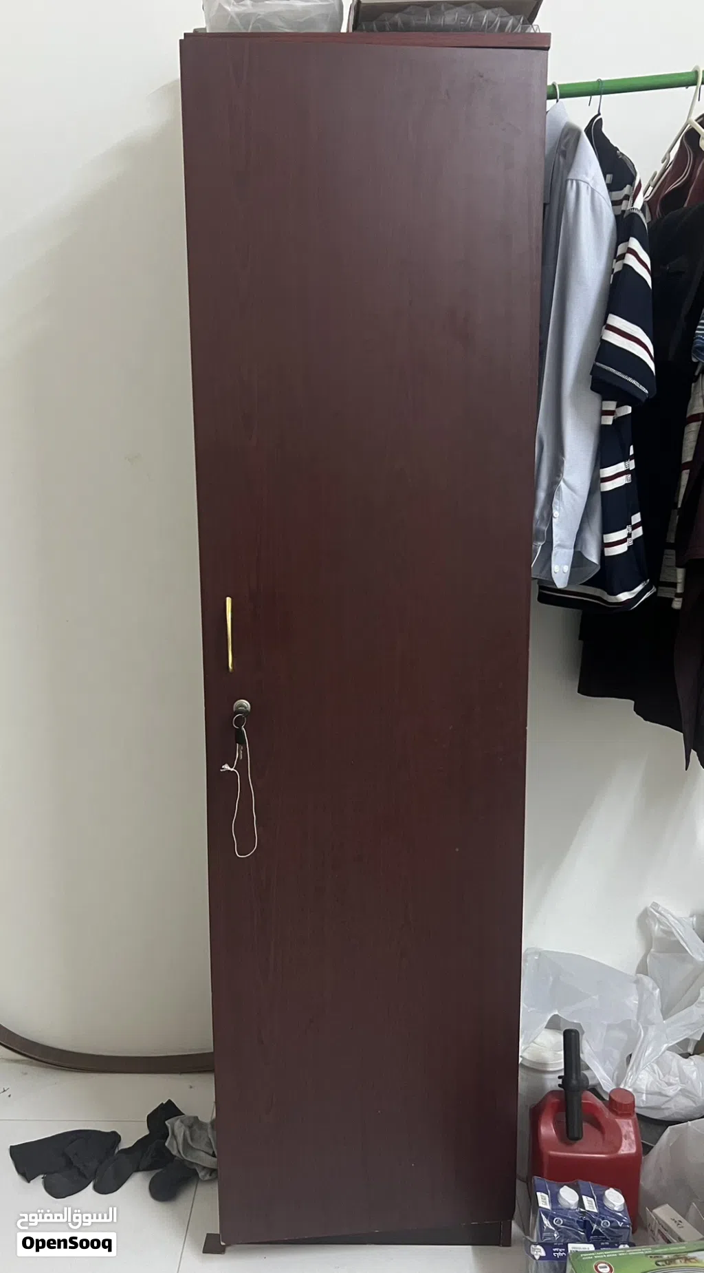 Single door cupboard