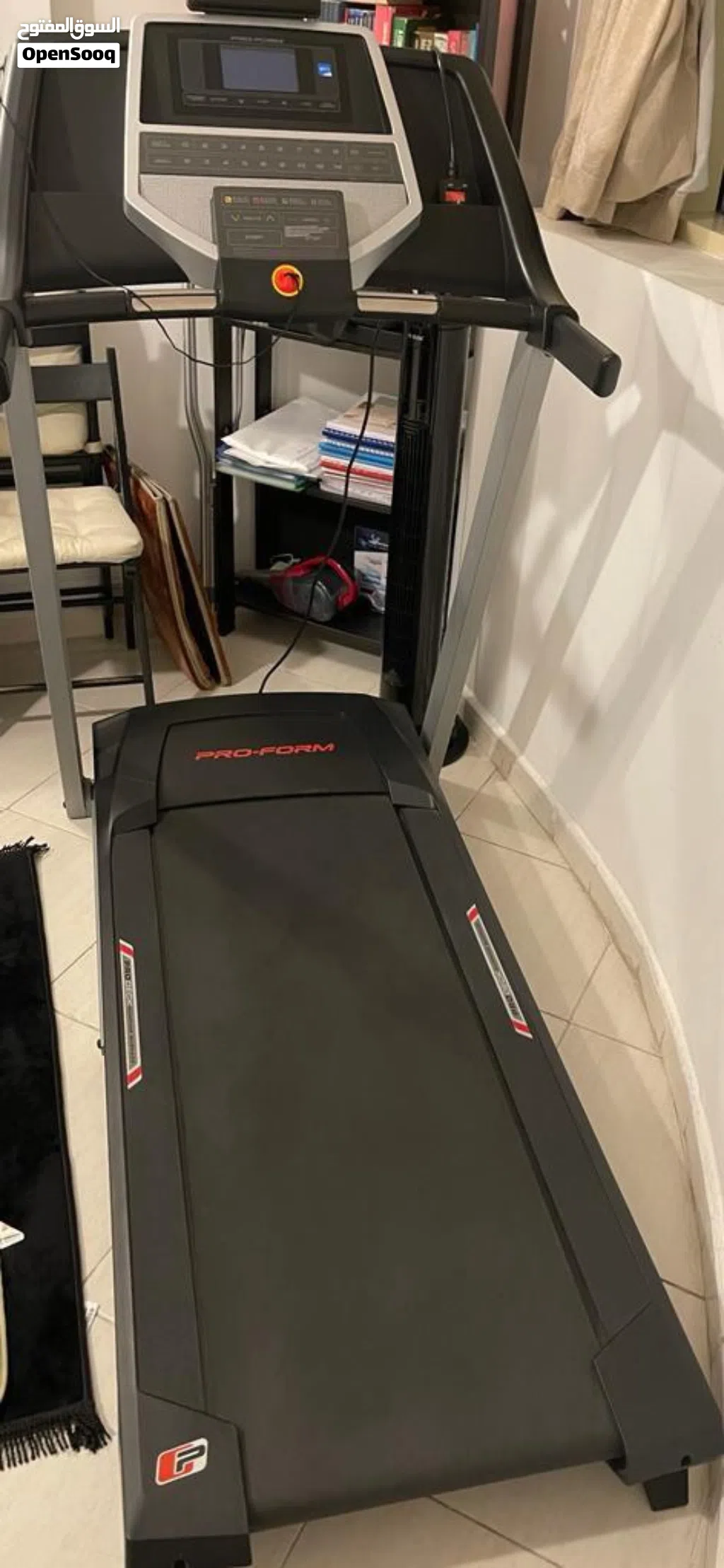 للبيع جهاز مشي ProForm C300 بحالة ممتازة
