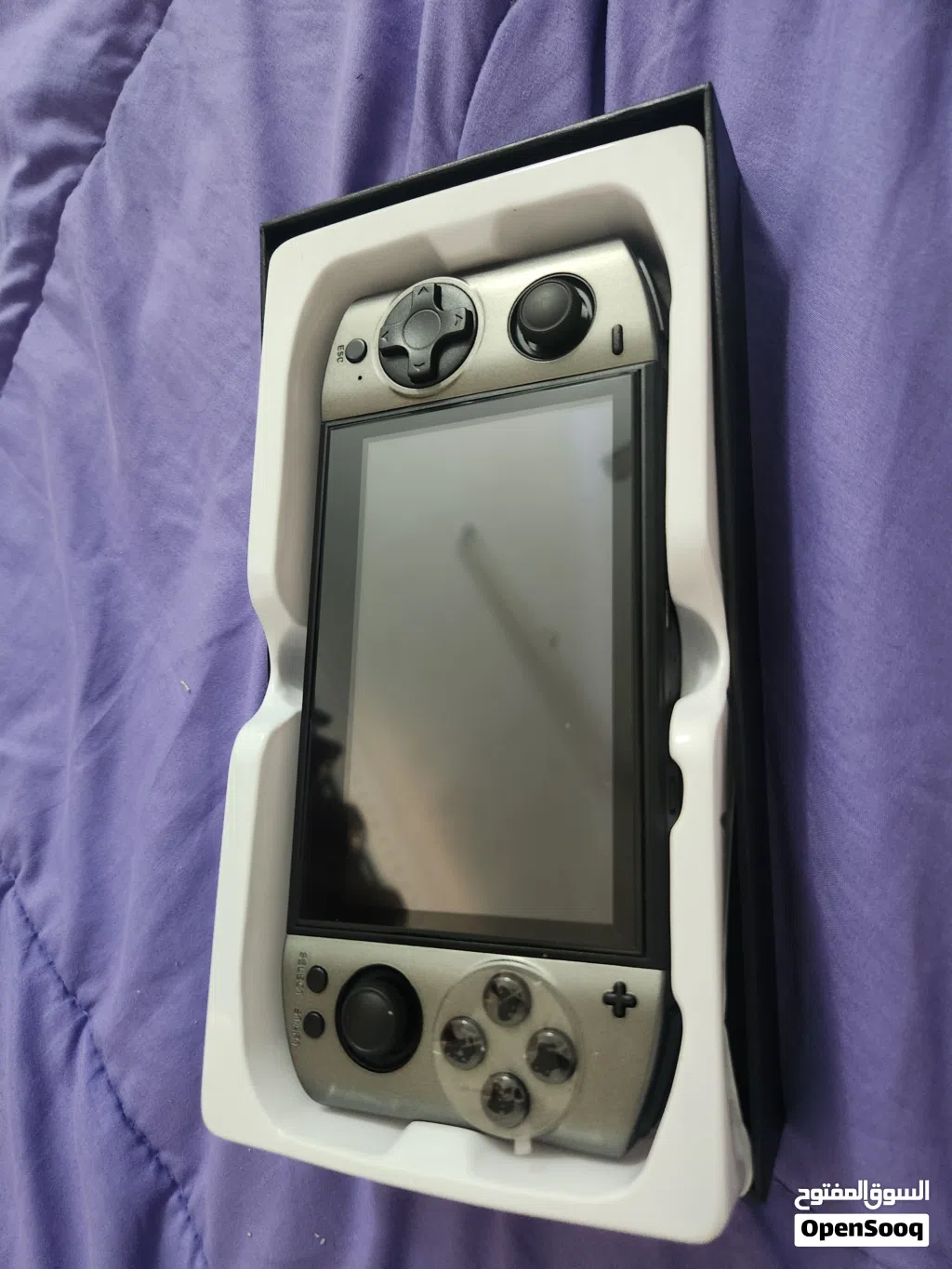للبيع لعبه فيها العاب ps1 و psp وكل العاب قديمه جديده فقط مبطله من كرتون