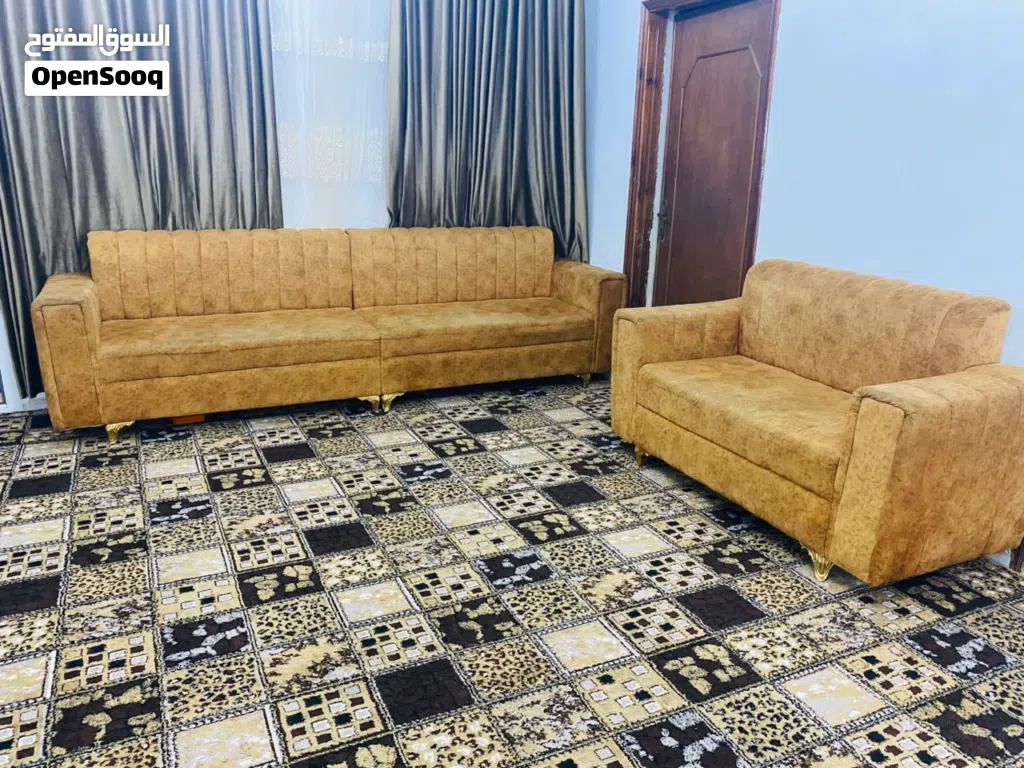 صالون للبيع