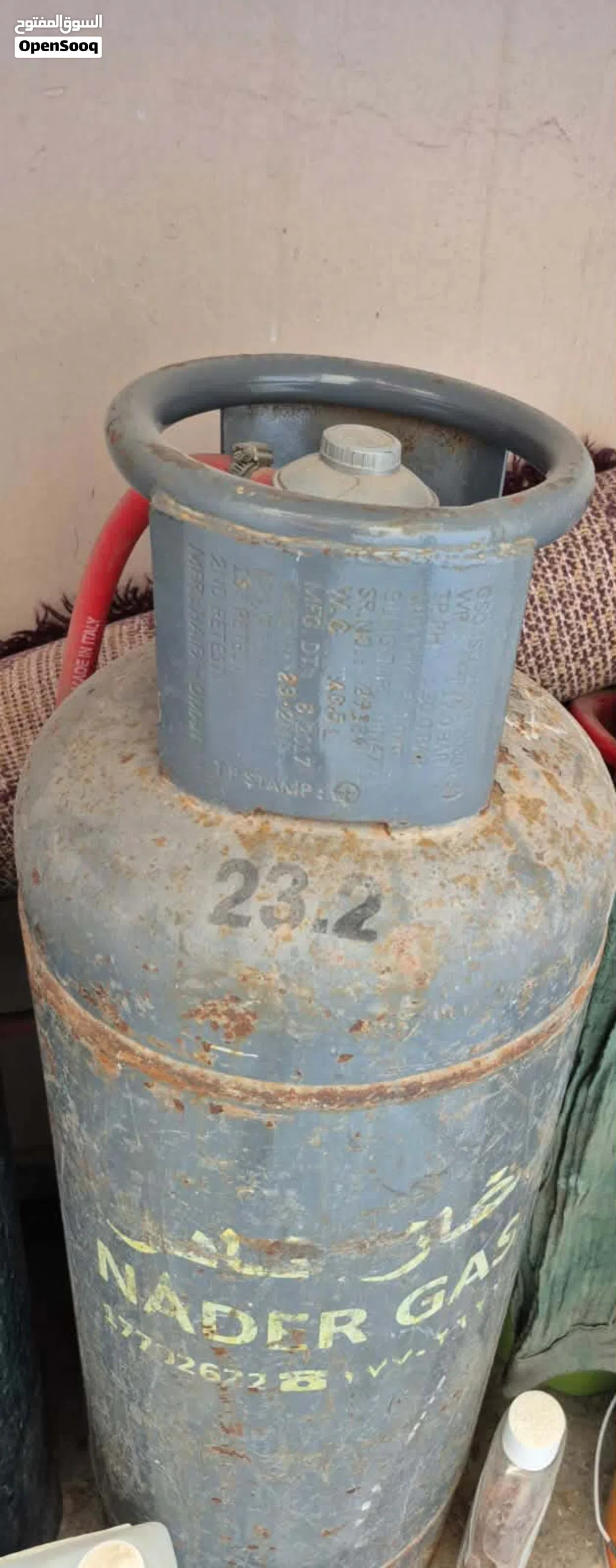 Rare gas with regulator cylinder