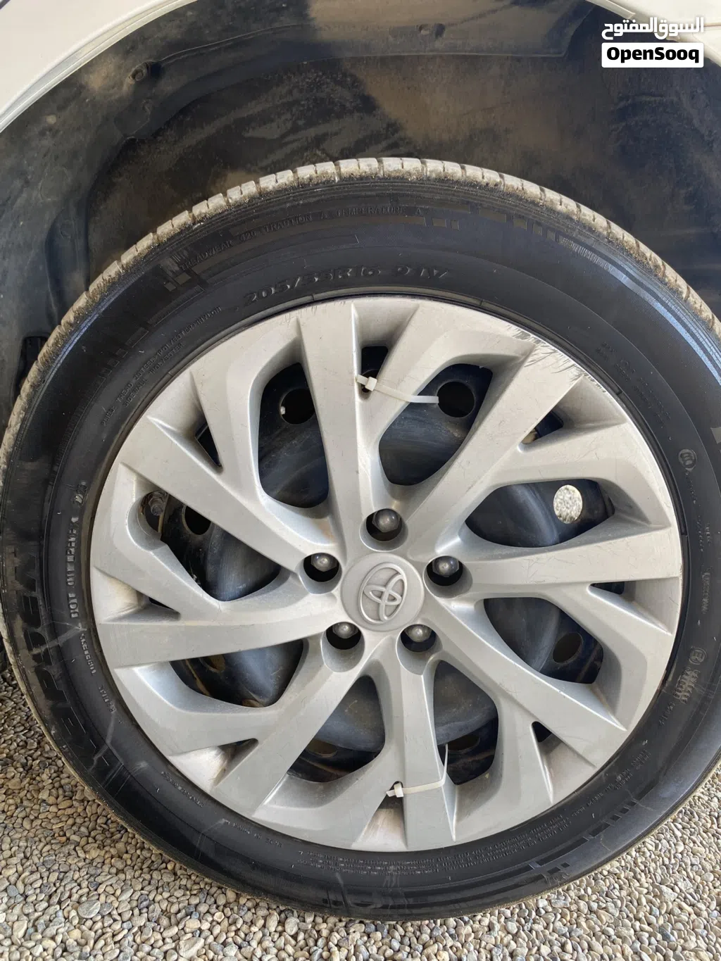 طيس نظاف فيهن خدوش بسيطه وقواعدهن سليمه