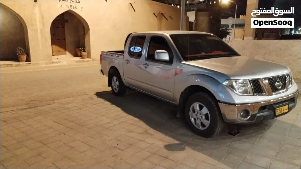 نيسان نافارا LE