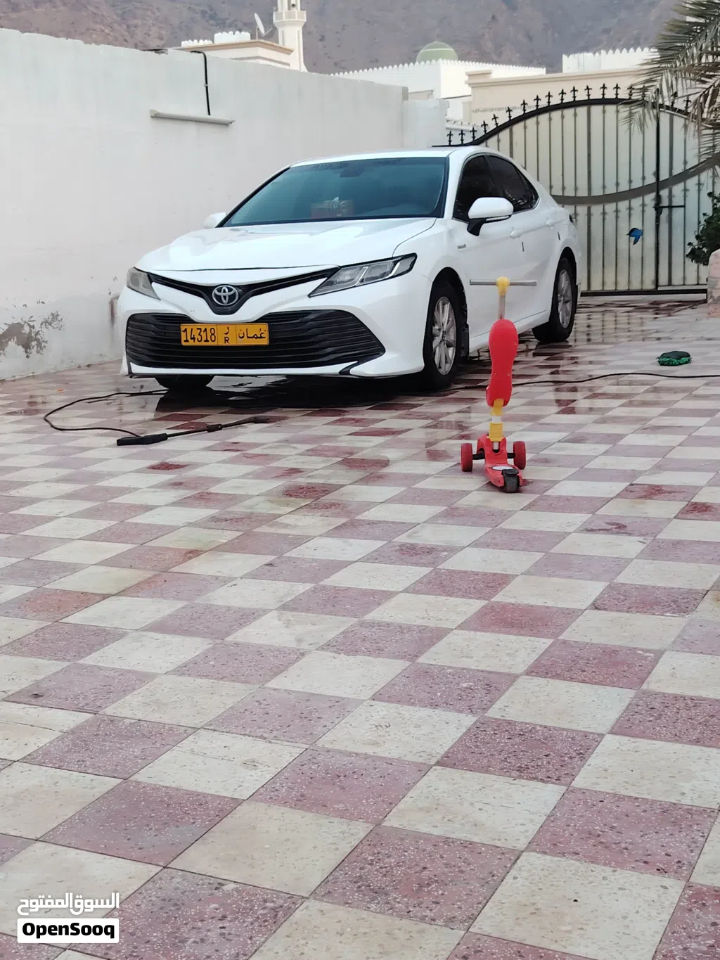 تويوتا كامري LE