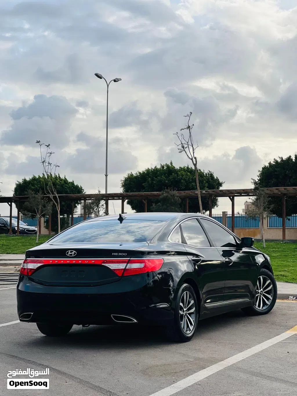Hyundai Azera Standard