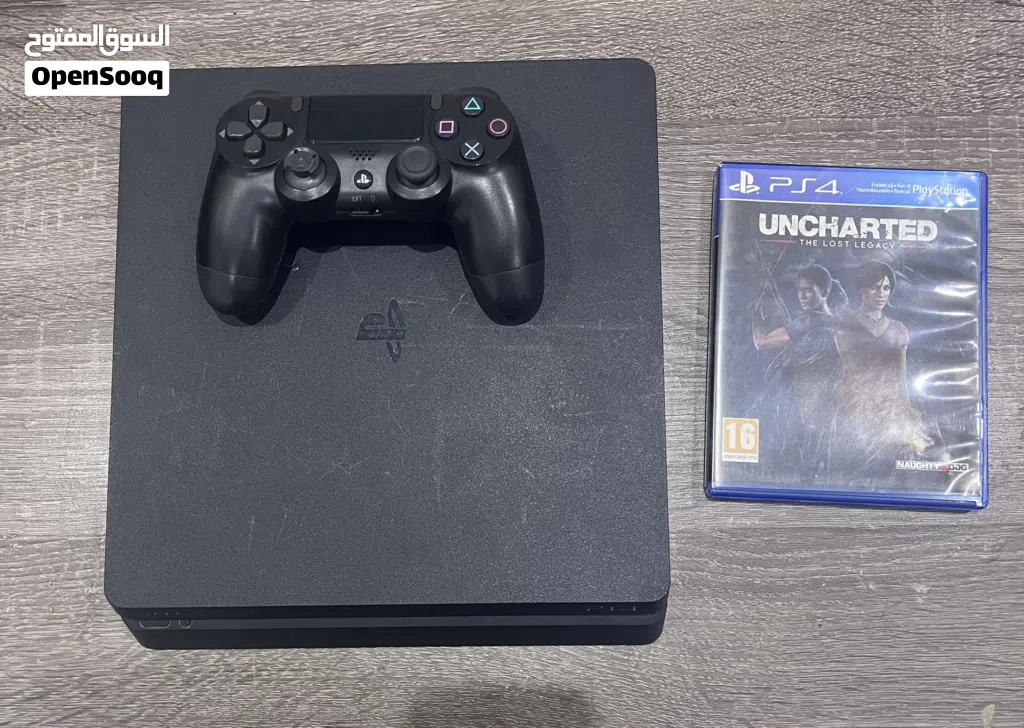 Ps4 مع مستعمل كنترولر و cd uncharted (the lost legacy)