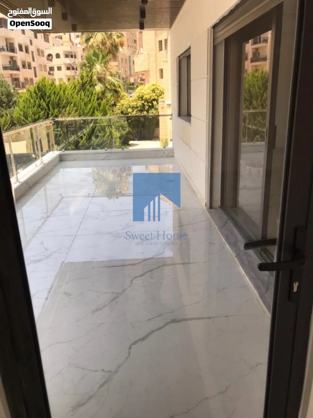 شقة فاخرة للبيع في الجاردنز - قرب قاضي القضاة طابق ثاني 225م تشطيب سوبر ديلوكس لم تسكن