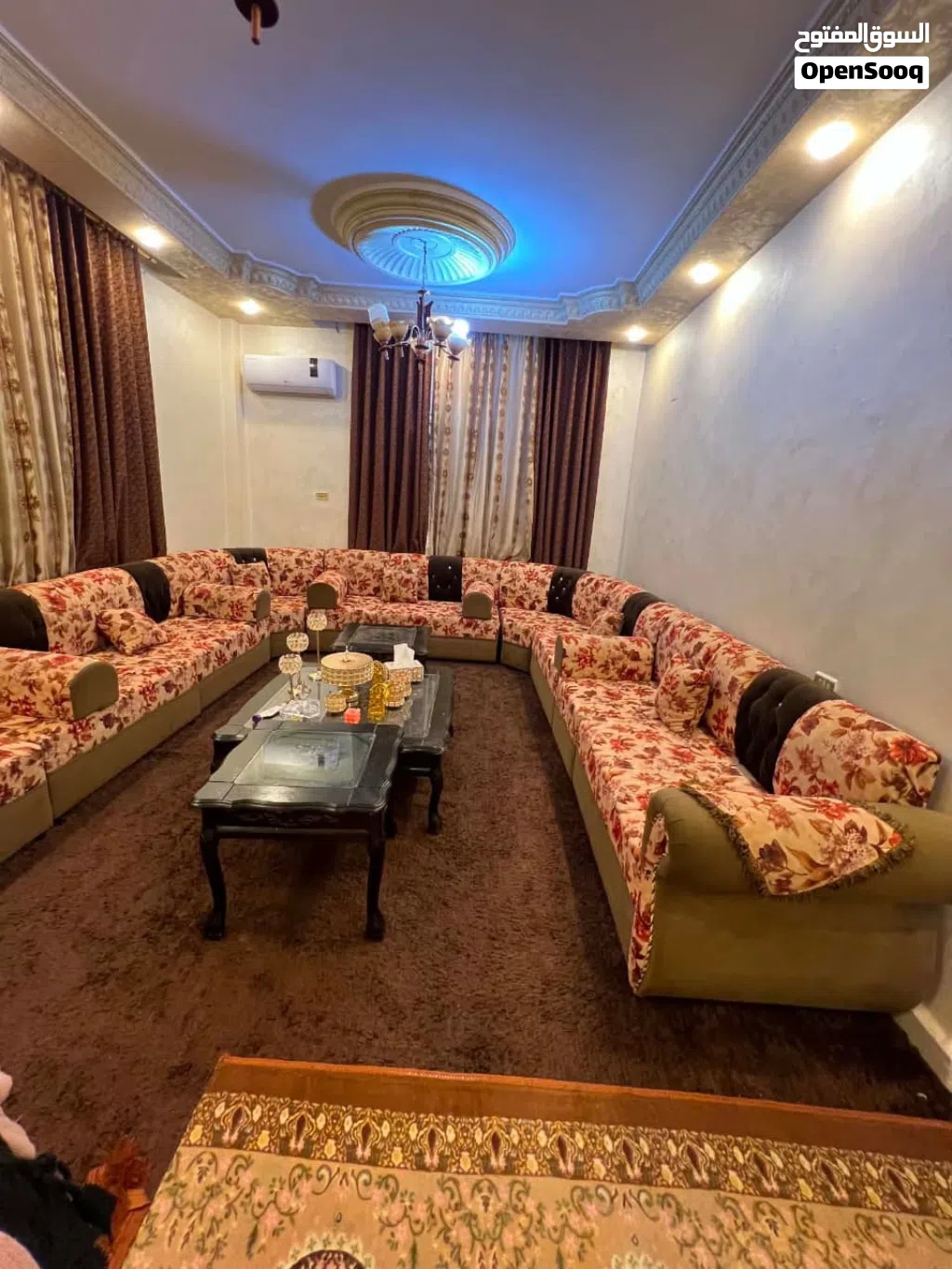 طقم مرتب ونظيف استخدام قليل جداً