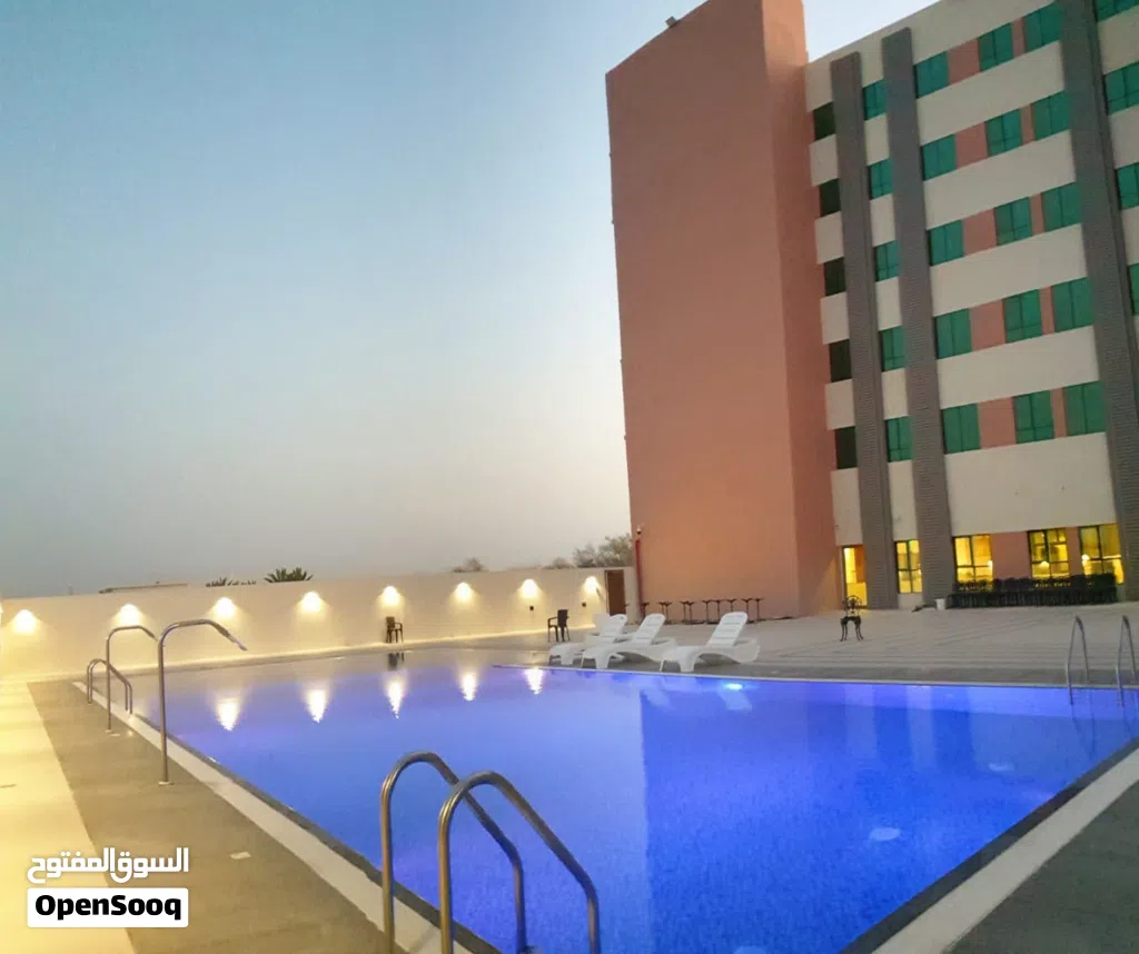 تدريب كاراتيه وسباحه وكره قدم وأنشطة علميه وعملية وتحفيز الأطفال على الرياضة وتعليم الأنشطه الرياضية
