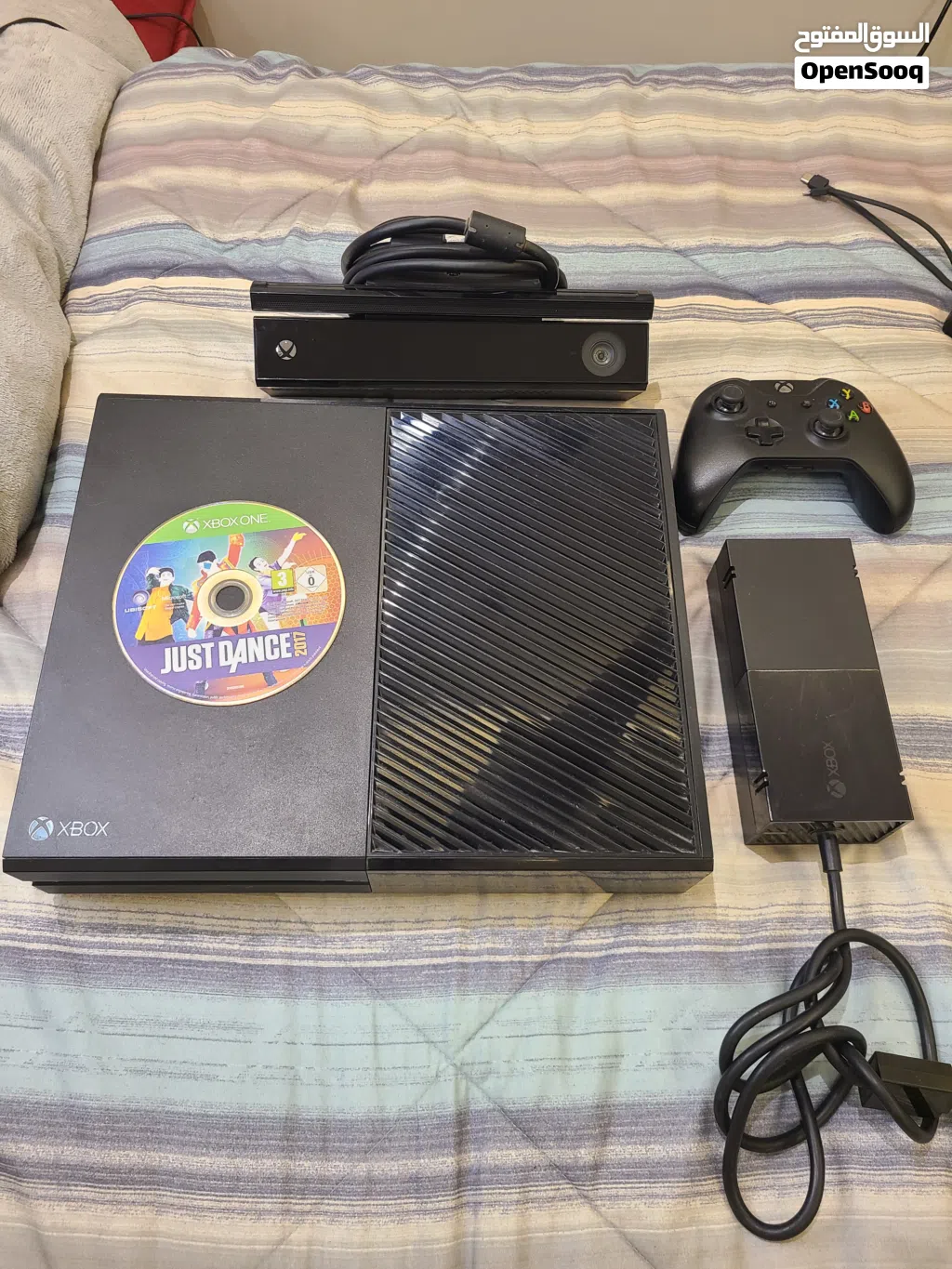 xbox one 500gb with manette and camera and all accessories جهاز اكس بوكس وان 500 جيجا مع أغراضو
