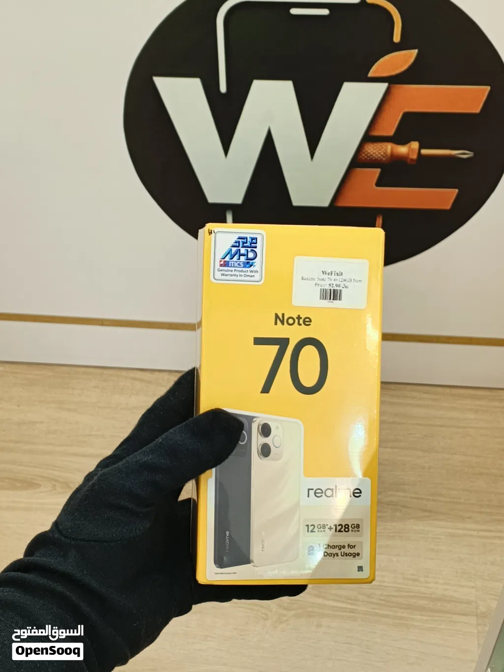 Realme note 70 ROM:128 RAM:4GB Colour: obsidian black RMX5313