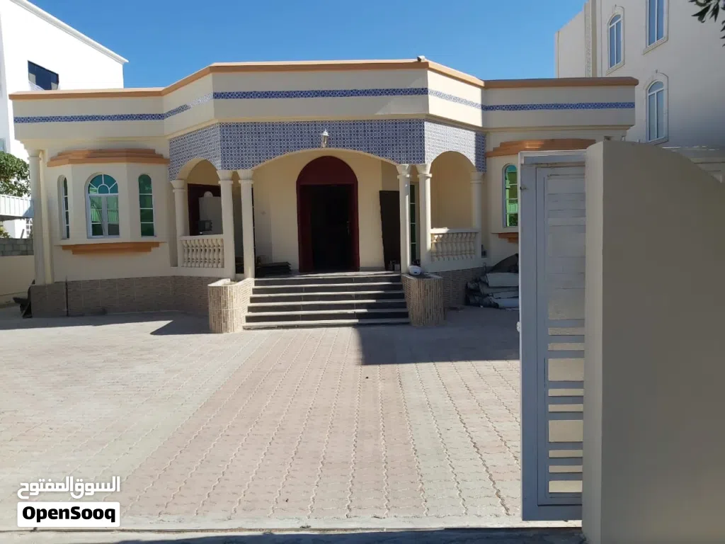 فيل للبيع في الموالح الجنوبيه السادسه