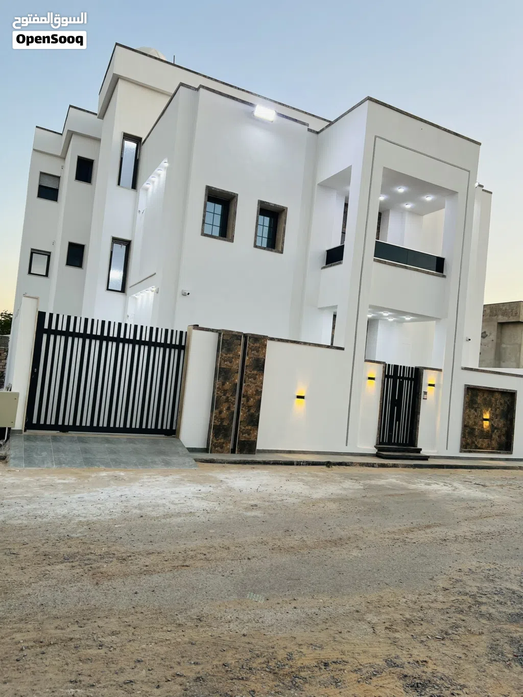 فيلا للبيع 3 طوابق مفصولات خلة الفرجان امتداد شارع البل ع ريسي شارع بل مباشرة لتوصل هاتف او واتسب