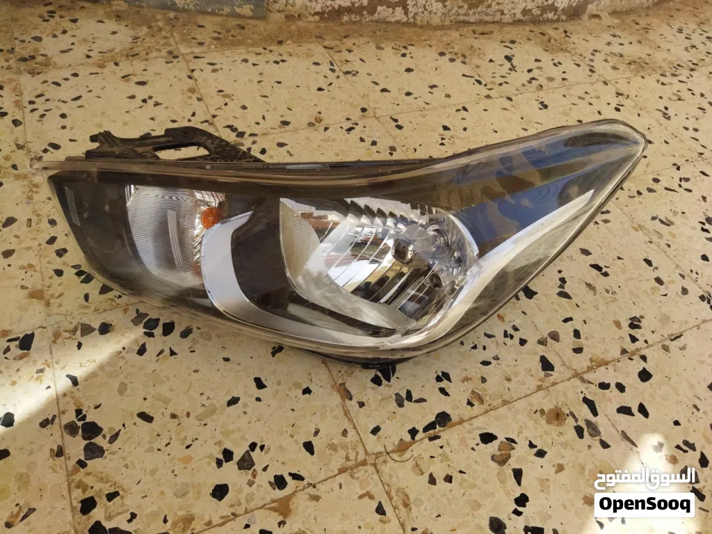 قطع غيار صالة و فنارات وسطبات كوري والماني E60