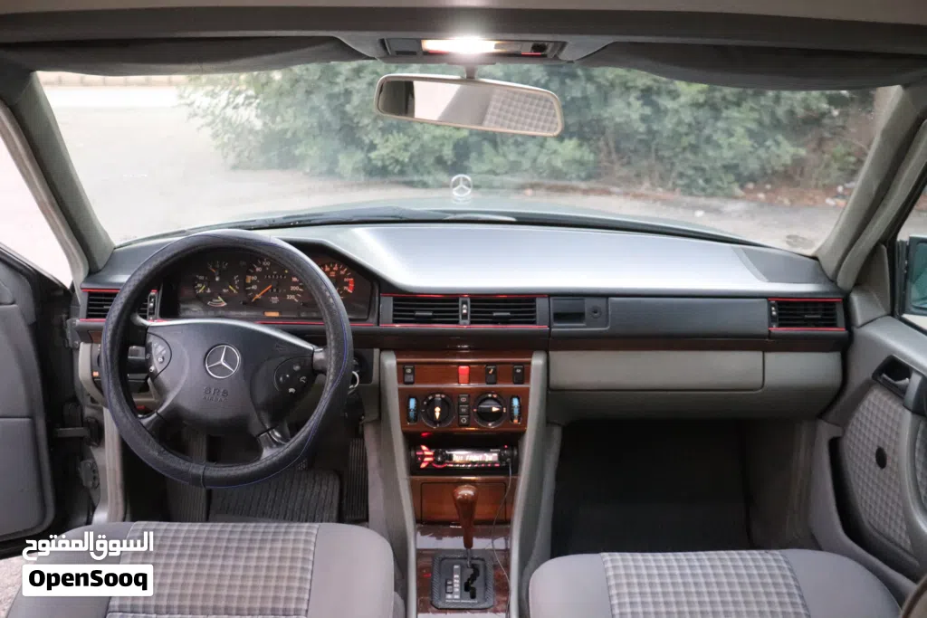 Mercedes Benz E-Class E 200